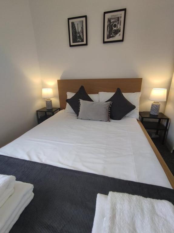 וויימות' 1 Bedroom Apartment With Free Parking מראה חיצוני תמונה