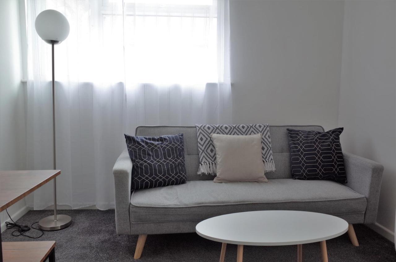 וויימות' 1 Bedroom Apartment With Free Parking מראה חיצוני תמונה